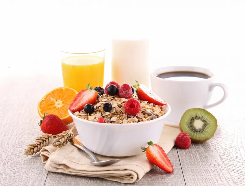 BREAKFAST & CEREALS